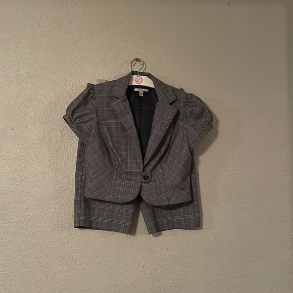 miss bisou Jackets & Blazers - Miss Bisou 2 piece suit with capri large jacket size 5 capri